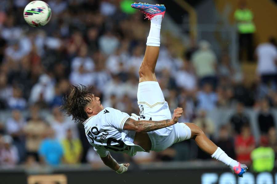 Ricardo Mangas brilhou no triunfo do Vitória SC