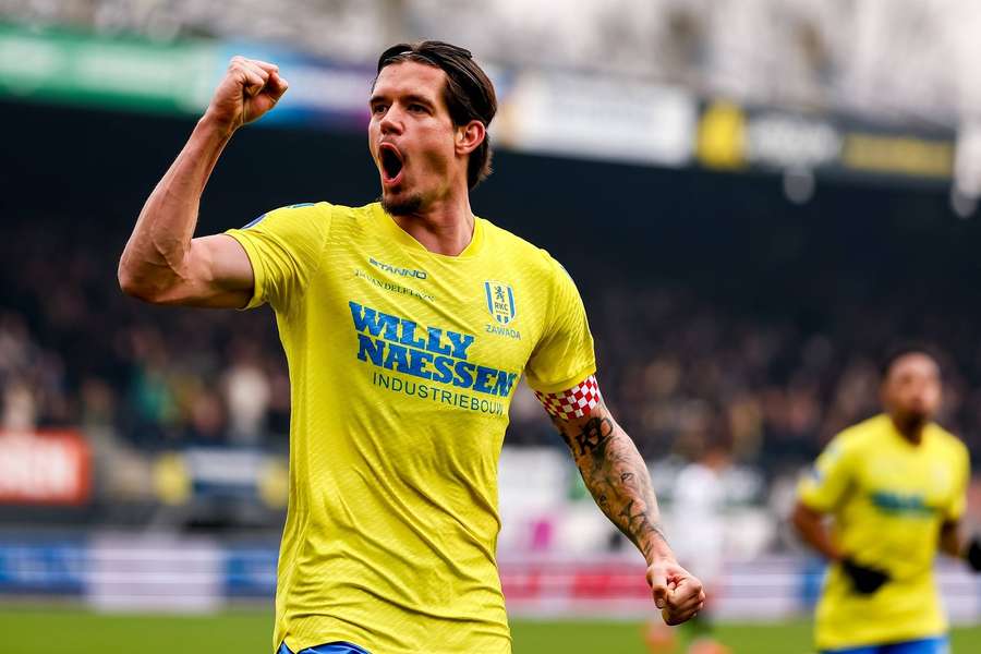 Kolejne dwa gole Oskara Zawady, jego RKC Waalwijk demoluje NAC Breda