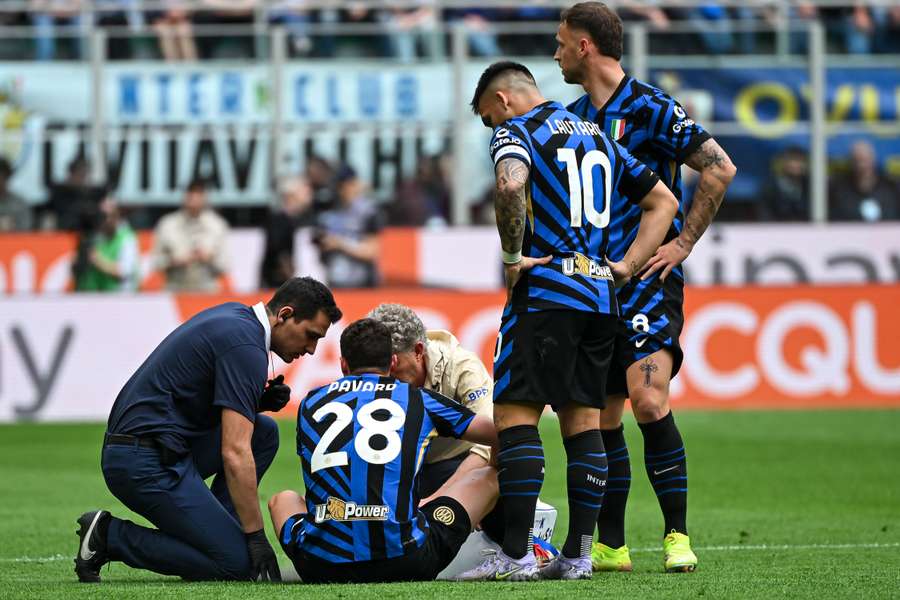 Benjamin Pavard à terre contre la Roma.