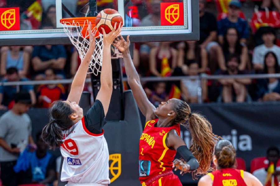 Duelo en el España-China Duelo en el España-China