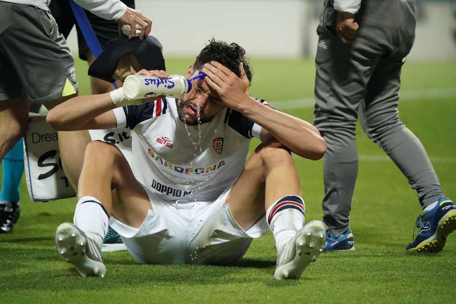 Alberto Dossena lesionou-se na mão