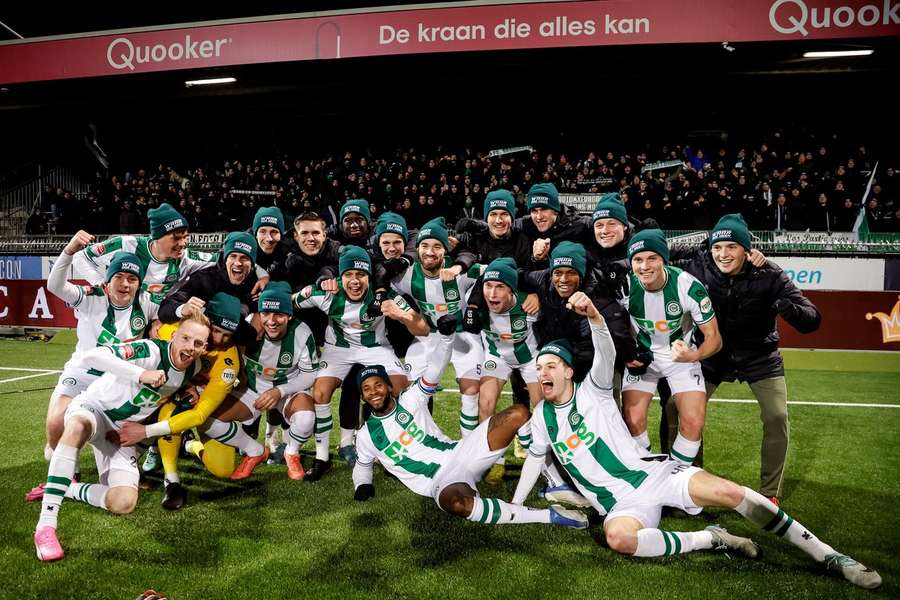 Kort na het laatste fluitsignaal bij Excelsior - FC Groningen kon iedereen nog lachen Kort na het laatste fluitsignaal bij Excelsior - FC Groningen kon iedereen nog lachen
