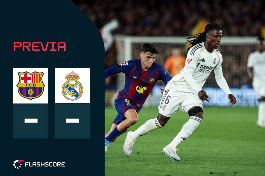 Pedri ante Camavinga, en el Clásico de la pasada temporada en el Camp Nou