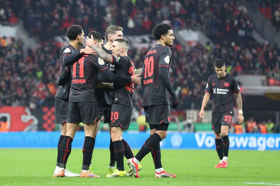 Bayer Leverkusen celebrate against St. Pauli Bayer Leverkusen celebrate against St. Pauli