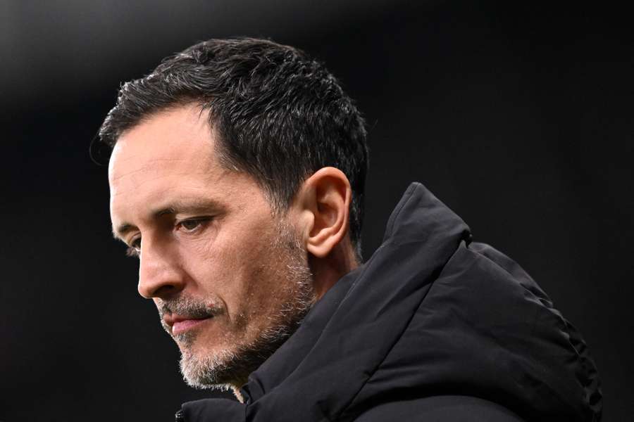Hat Dino Toppmöller nach dem Spiel in Amsterdam einen Grund zum Lächeln?