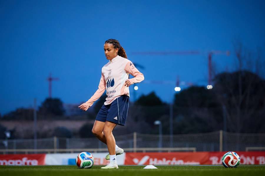 Vicky López, en el entrenamiento de España Vicky López, en el entrenamiento de España