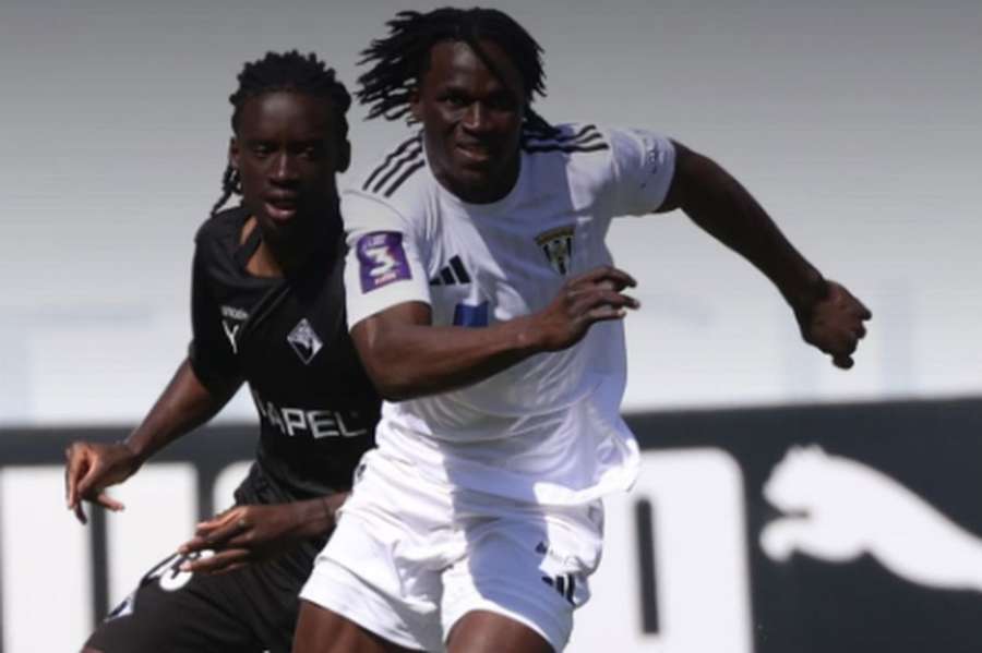 Amarante e Académica empataram e continuam colados na frente