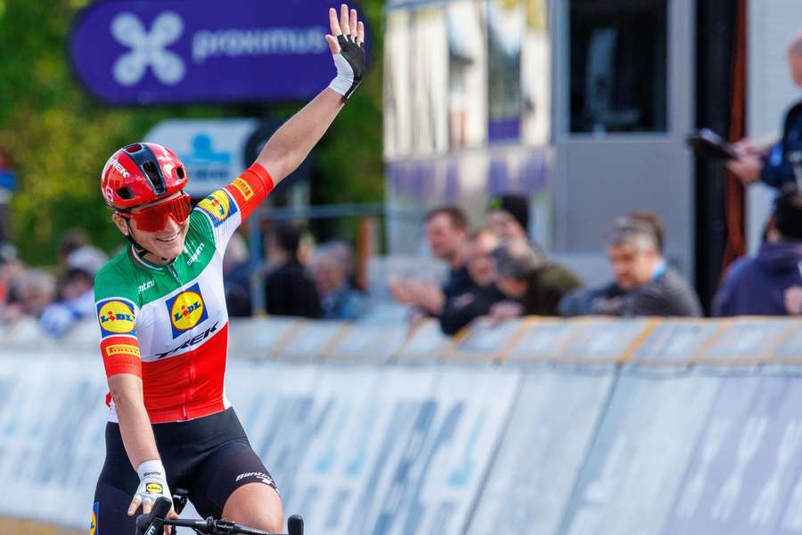Longo Borghini wint de Giro