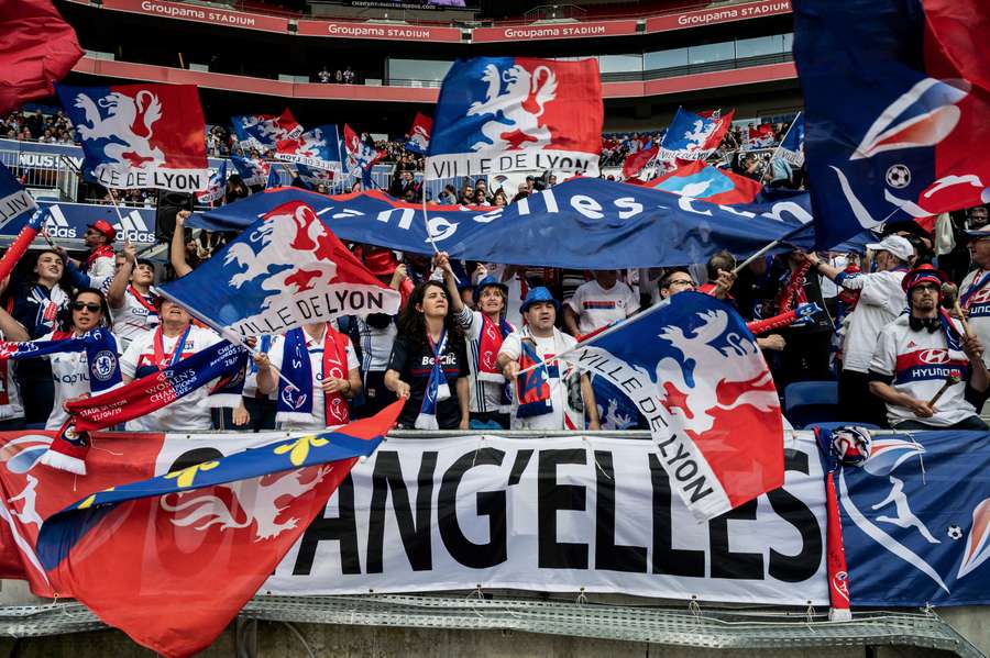 Les supporters OL Ang'Elles en avril 2019.