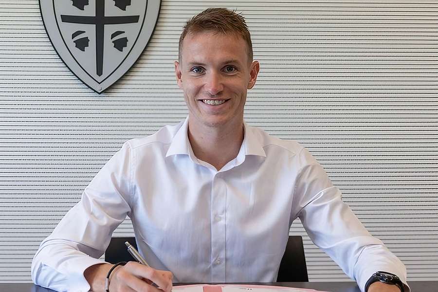 Jankto assinou pelo Cagliari