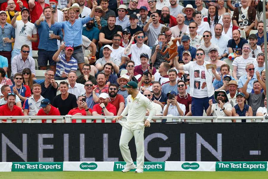 Warner messing around with the English fans in 2019, showing that he doesn't have sandpaper in his pockets