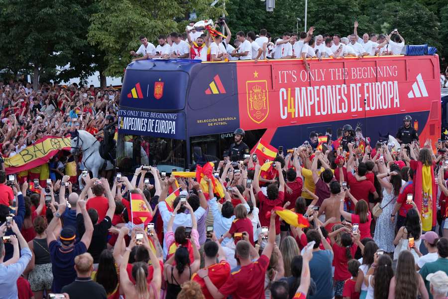 Madrid lotada para receber os campeões europeus