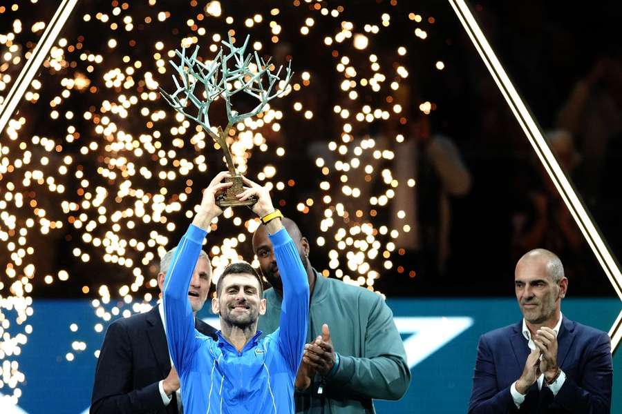 Novak Djokovic venceu no domingo o Masters 1.000 de Paris