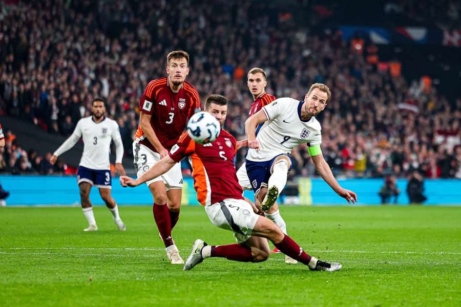 Harry Kane fez o segundo golo de Inglaterra frente à Letónia