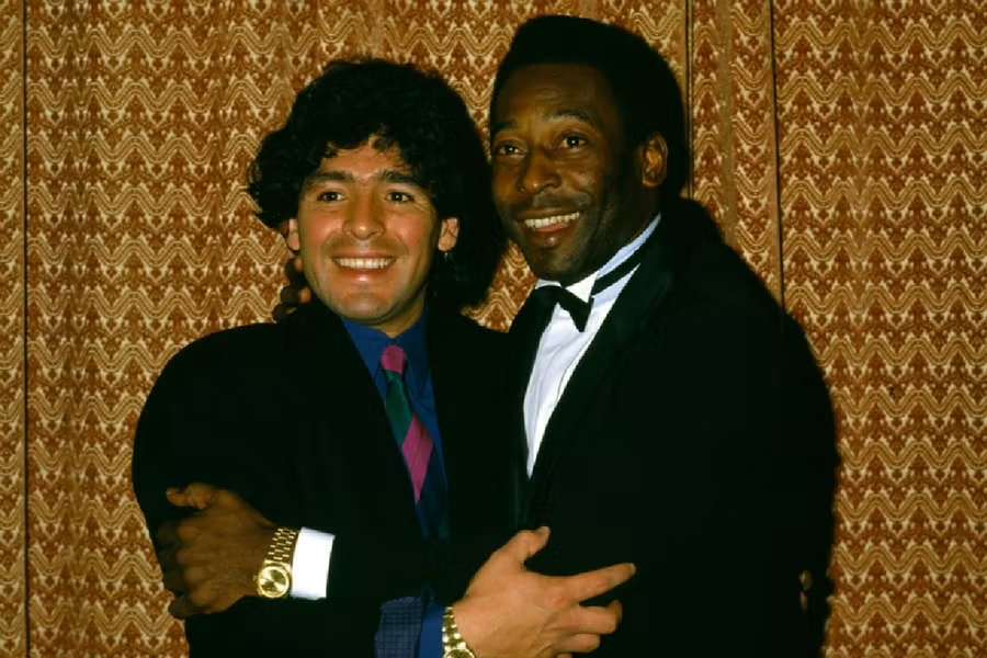 Pelé e Maradona tiveram diversos episódios de troca de farpas
