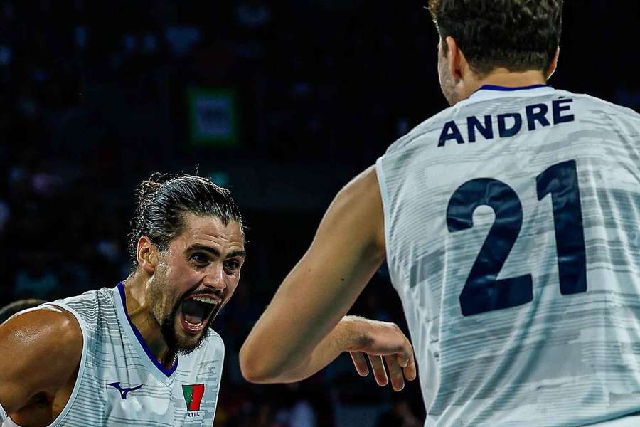 Portugal perdeu com a Bulgária por 0-3 Portugal perdeu com a Bulgária por 0-3