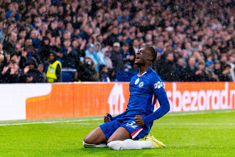 Tyrique George marcou na goleada do Chelsea