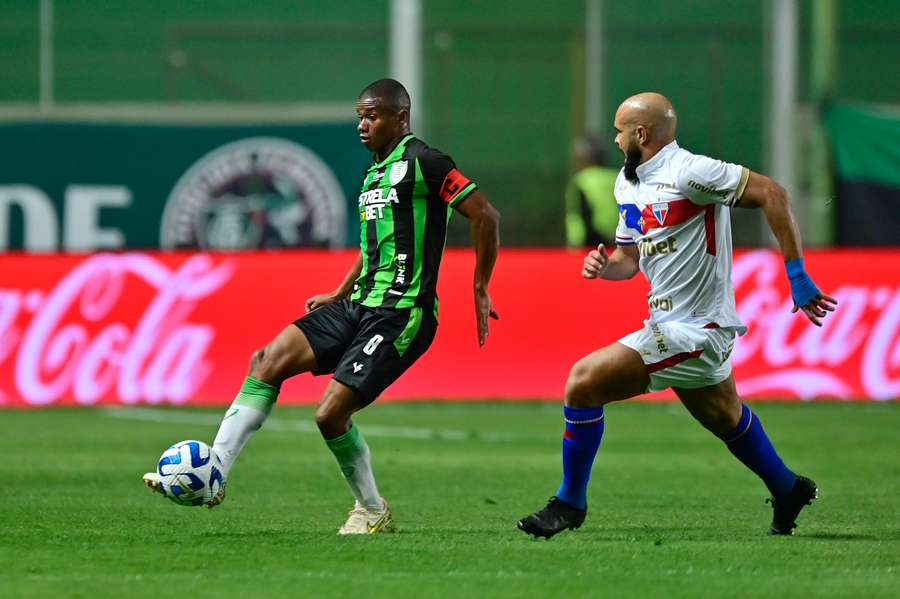 Juninho lamentou postura do América no primeiro tempo