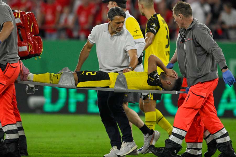 Niko Kovac perguntou imediatamente como estava Yan Couto. Niko Kovac perguntou imediatamente como estava Yan Couto.