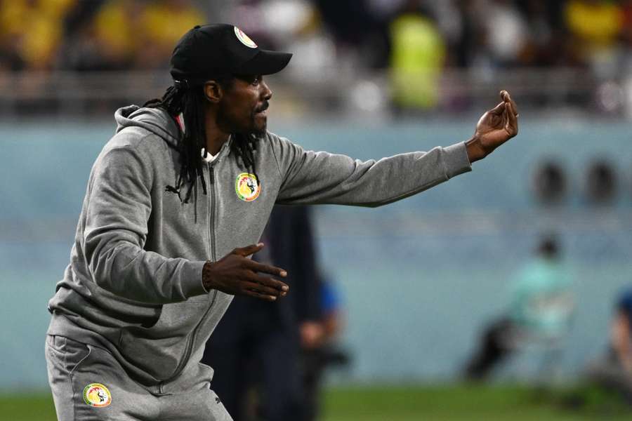 Senegal-bondscoach Aliou Cissé ziek in aanloop naar achtste finale tegen Engeland