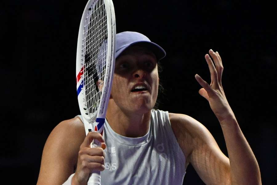 Anisimova avança às semis do WTA Finals e elimina Swiatek e Anisimova avança às semis do WTA Finals e elimina Swiatek e