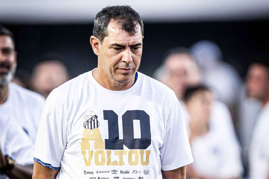 Fábio Carille encerrou seu ciclo no comando do Santos