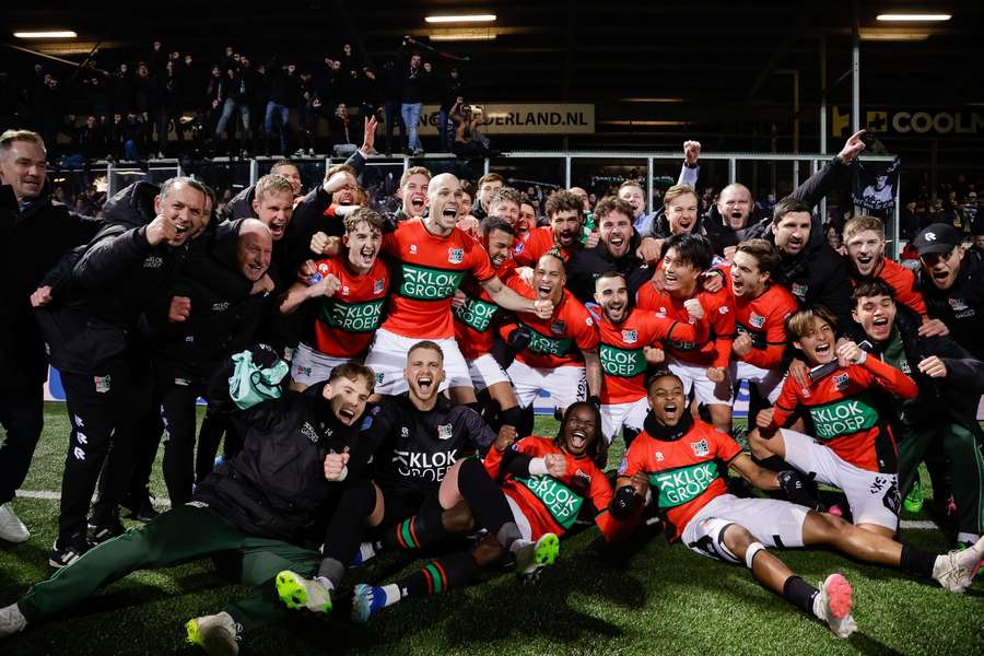 NEC viert de overwinning op SC Cambuur in de halve finale