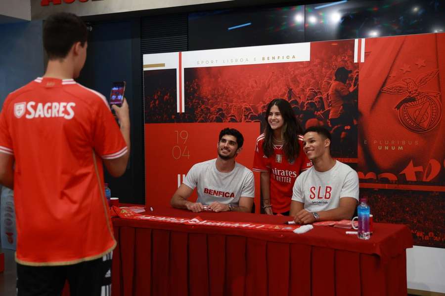 Gonçalo Guedes esteve com Bah e os adeptos