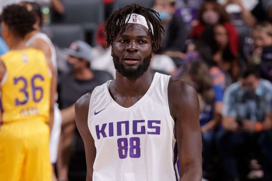 Neemias Queta com os Kings