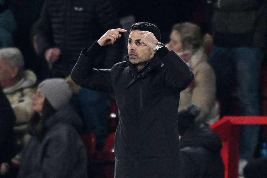 Mikel Arteta on the touchline