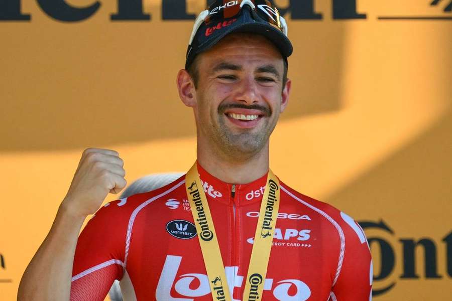 Après avoir longtemps tourné autour, Victor Campenaerts a gagné pour la première fois sur le Tour de France jeudi à Barcelonnette