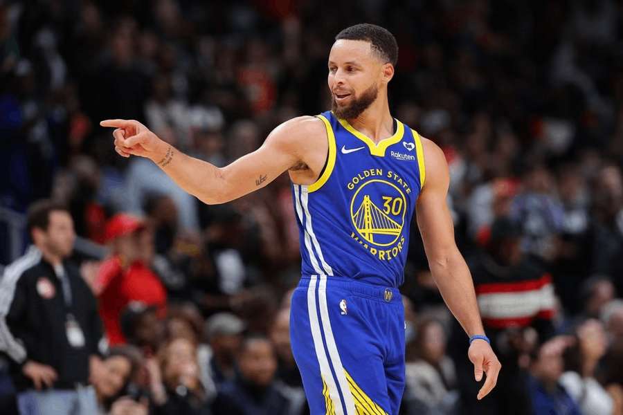 Curry zaostal za svojím osobným rekordom o dva body.