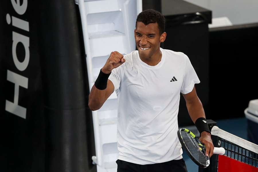 Félix Auger-Aliassime ve finále v Adelaide přehrál Sebastiana Kordu.