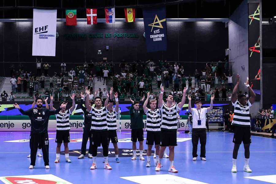 Sporting venceu o IFK Kristianstad (42-40) e assumiu a liderança isolada do grupo G da Liga dos Campeões Sporting venceu o IFK Kristianstad (42-40) e assumiu a liderança isolada do grupo G da Liga dos Campeões