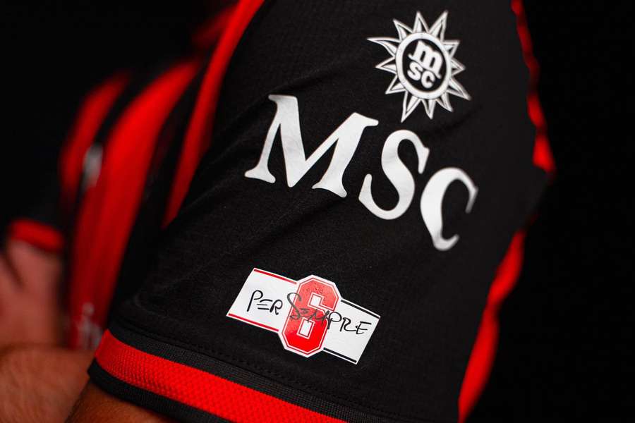 Homenagem a Baresi estará nas mangas da camisa do Milan Homenagem a Baresi estará nas mangas da camisa do Milan