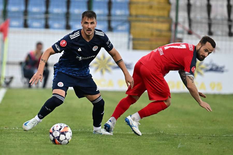 Josip Tomasevic (stânga) a jucat în acest sezon în 9 partide din Superligă