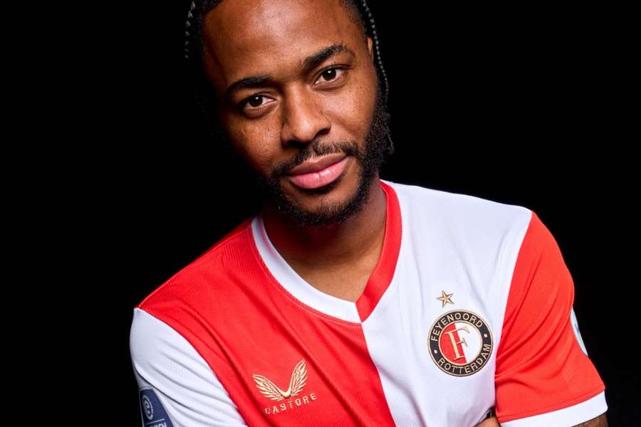 Sterling impedido de treinar com os novos colegas do Feyenoord Sterling impedido de treinar com os novos colegas do Feyenoord