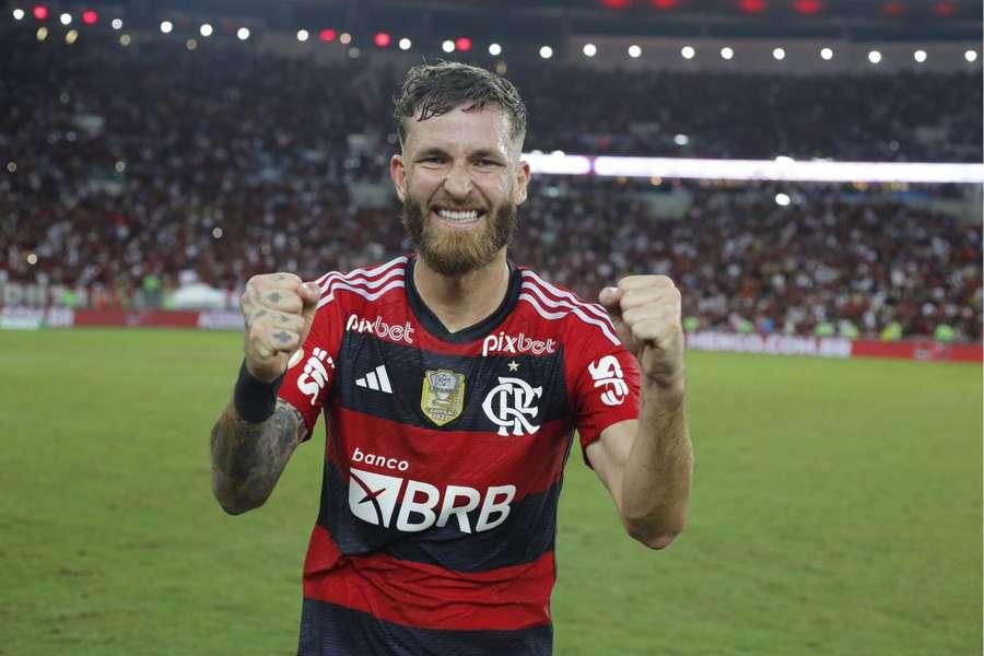 Léo Pereira fez nos acréscimos o gol da vitória do Flamengo