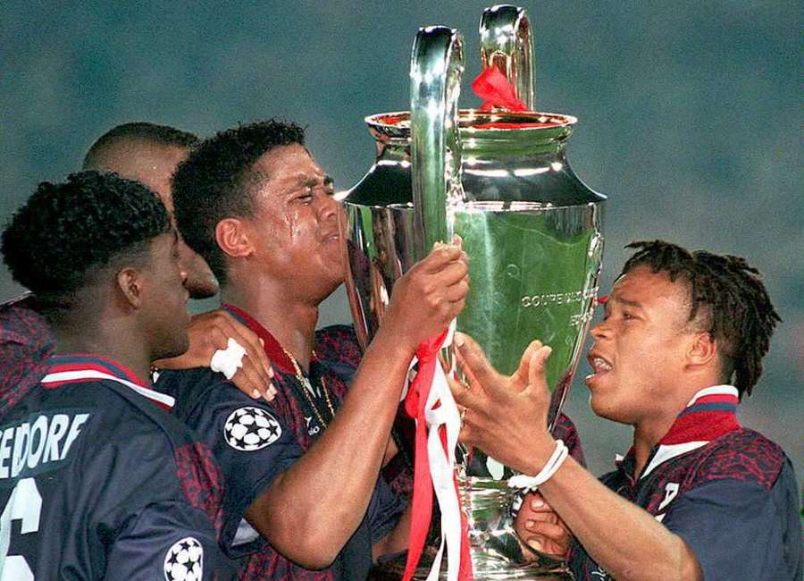 Um Ajax inesquecível completou a sua invencibilidade na Eredivisie com a conquista da Taça dos Campeões Europeus em 1995