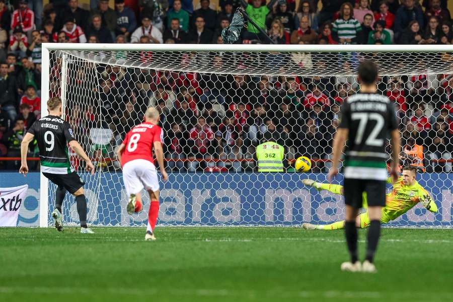 Gyökeres marcou de penálti na final