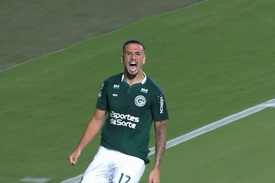 Matheus Peixoto fez um dos gols do Goiás sobre o Corinthians