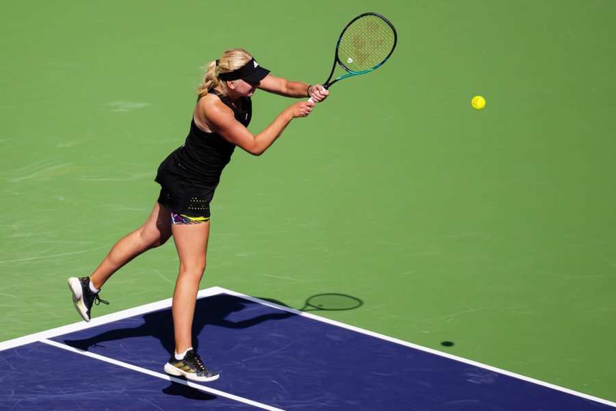 Fredag kan Clara Tauson kvalificere sig til årets French Open med en sejr over svenske Mirjam Björklund.