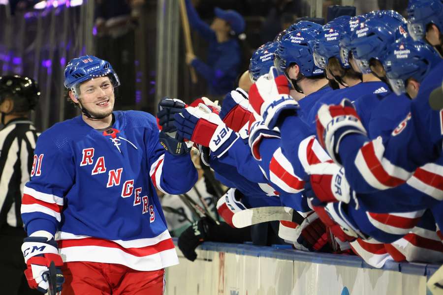 Vladimir Tarasenko (L) of the New York Rangers celebrates