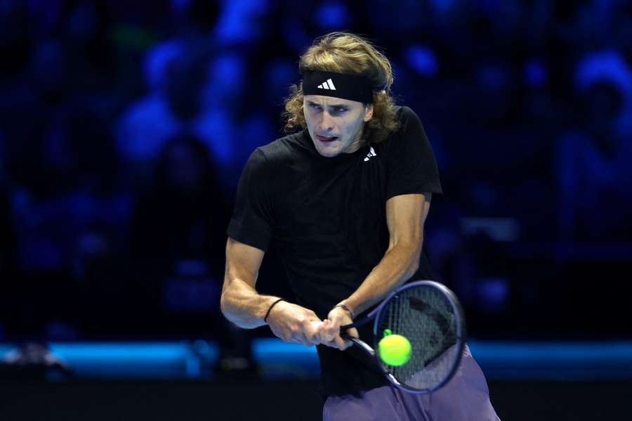 Alexander Zverev i aktion mod Alcaraz Alexander Zverev i aktion mod Alcaraz
