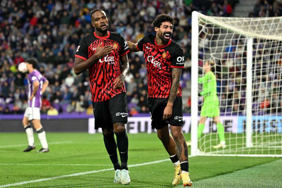 Cyle Larin of Mallorca celebrates scoring his team's first goal 