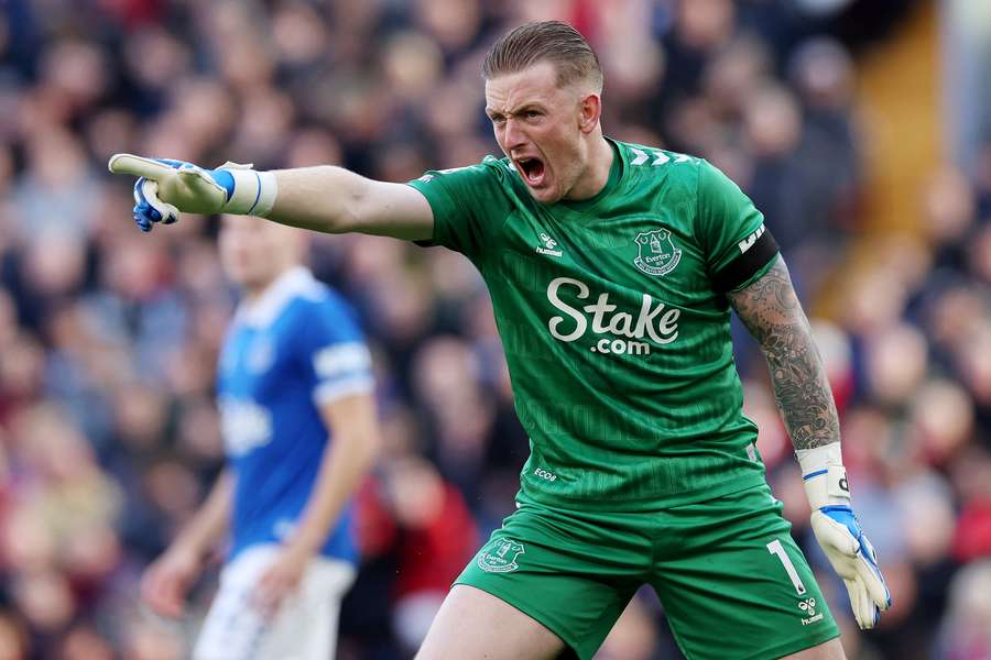 Everton goalkeeper Jordan Pickford says the "whole world" knows Liverpool were favoured by match officials for Saturday's 2-0 defeat