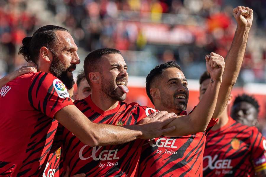 Mallorca comemora gol contra de Nacho