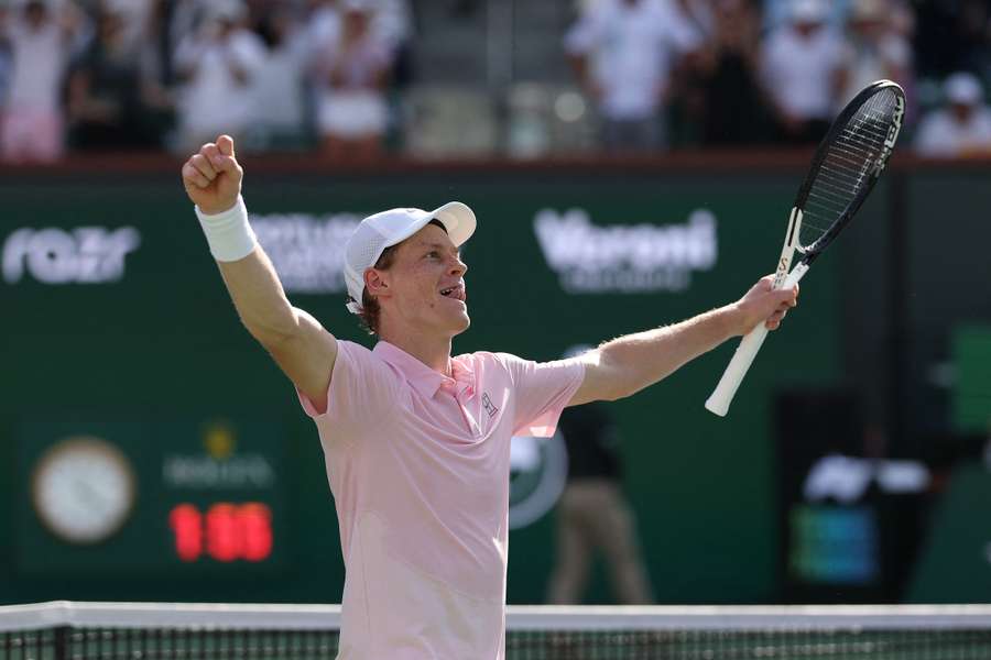 Sinner comemora vitória sobre o bósnio Damir Dzumhur Sinner comemora vitória sobre o bósnio Damir Dzumhur