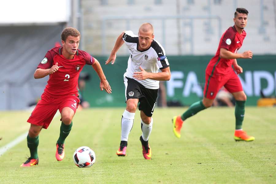 Pedro Empis ao serviço de Portugal no Euro sub-19 contra a Alemanha Pedro Empis ao serviço de Portugal no Euro sub-19 contra a Alemanha