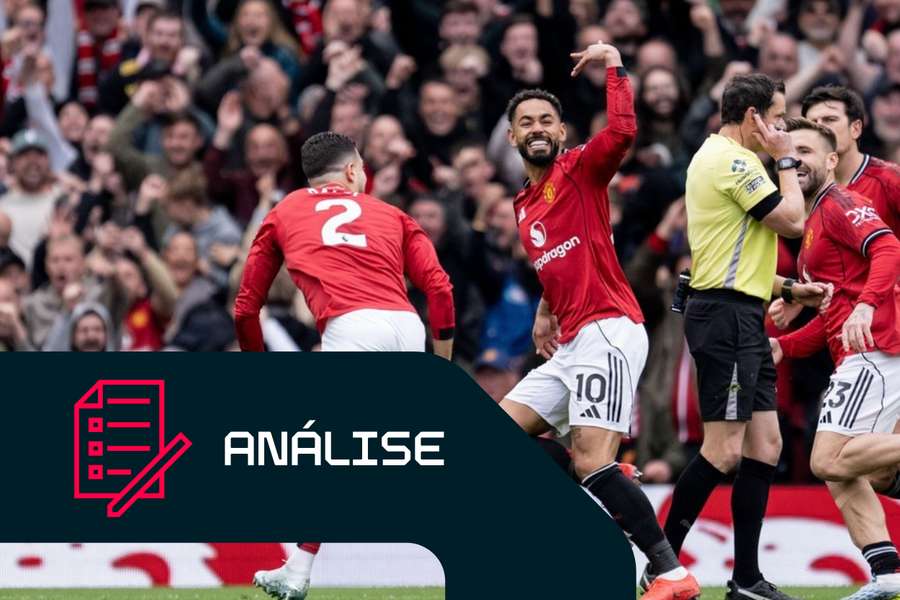 Matheus Cunha, do Manchester United, celebra o golo frente ao Liverpool 
